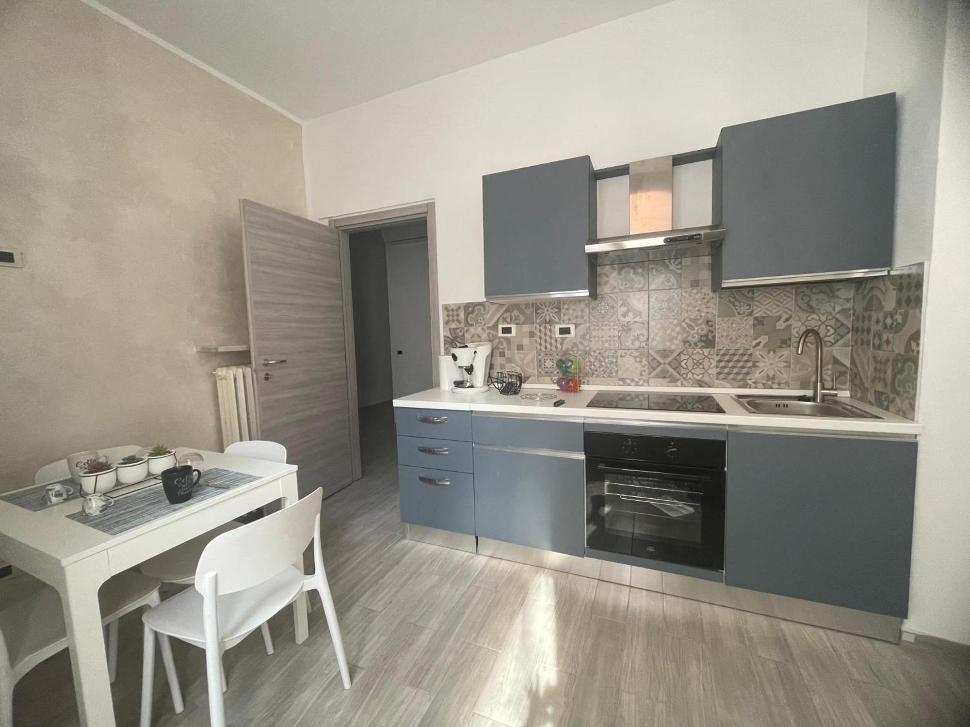 La Casa Nel Viale Apartment Асти Екстериор снимка