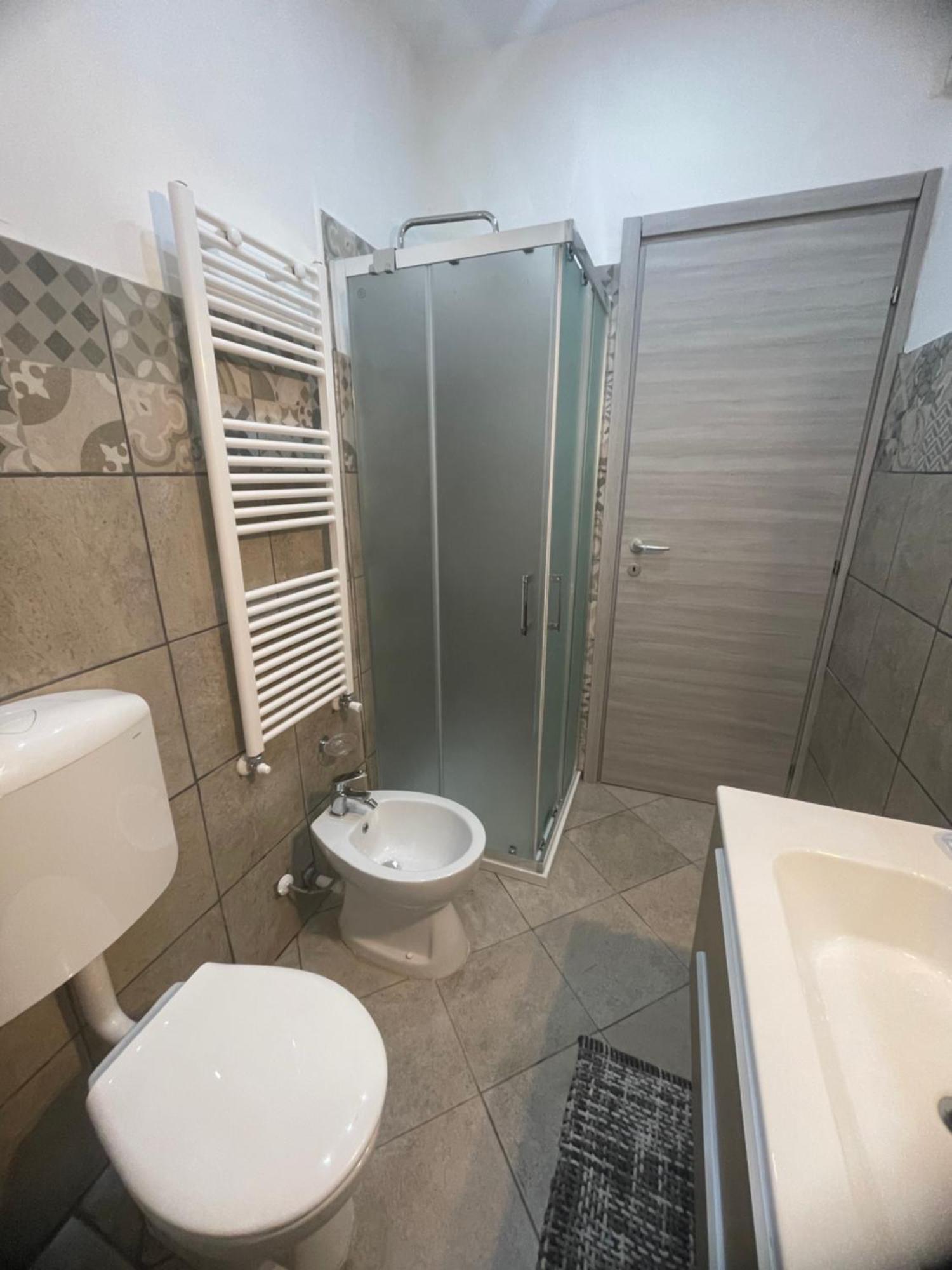 La Casa Nel Viale Apartment Асти Екстериор снимка